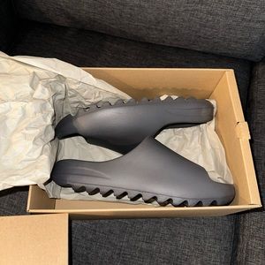 Yeezy slide Oynx